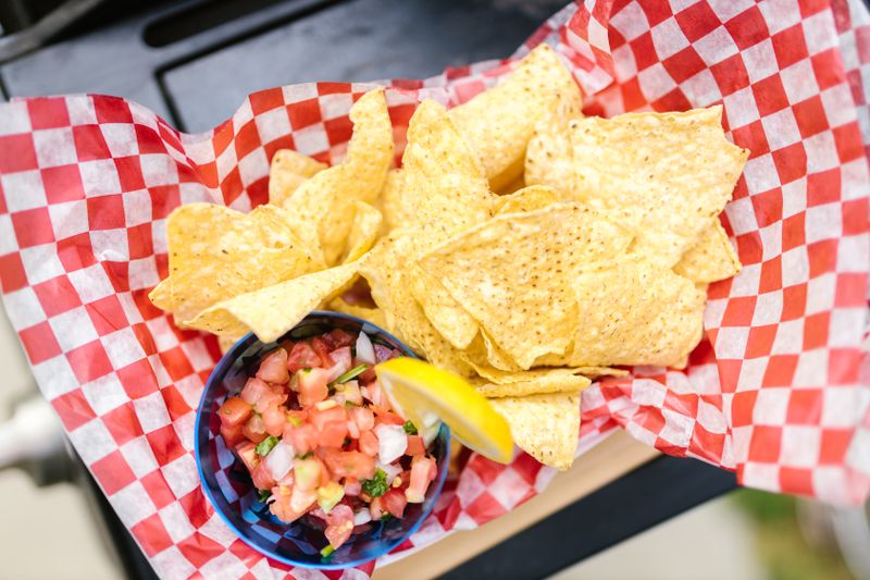 Costa Vida Fresh Chips and Guacamole
